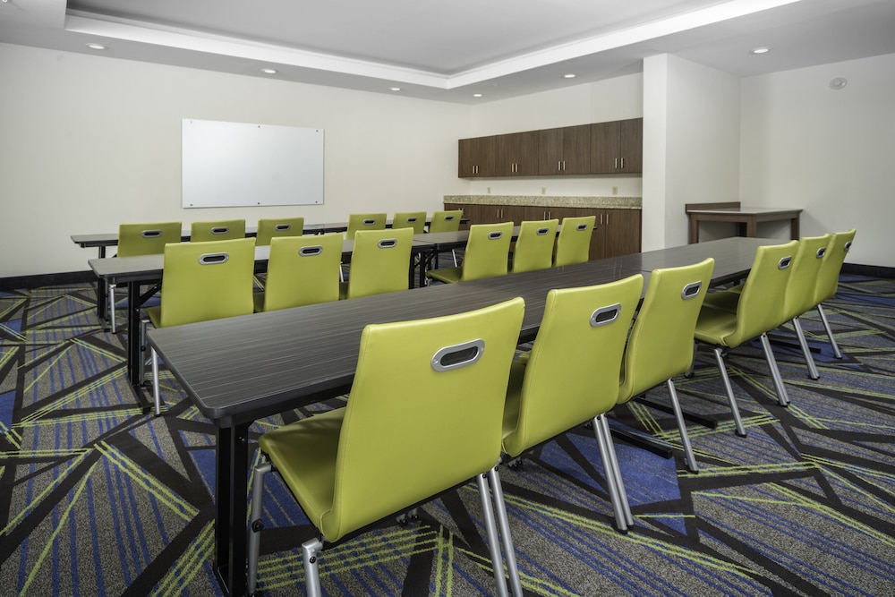 Holiday Inn Express Clayton by IHG - photo 27