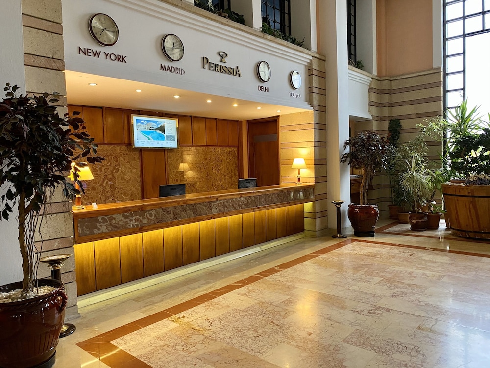Perissia Hotel & Convention Center — Uerguep — photo 2