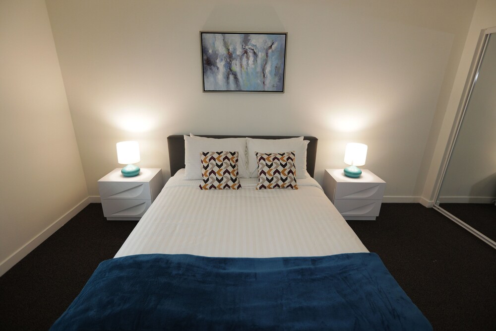 Downtown Cosmopolitan Suites - photo 42
