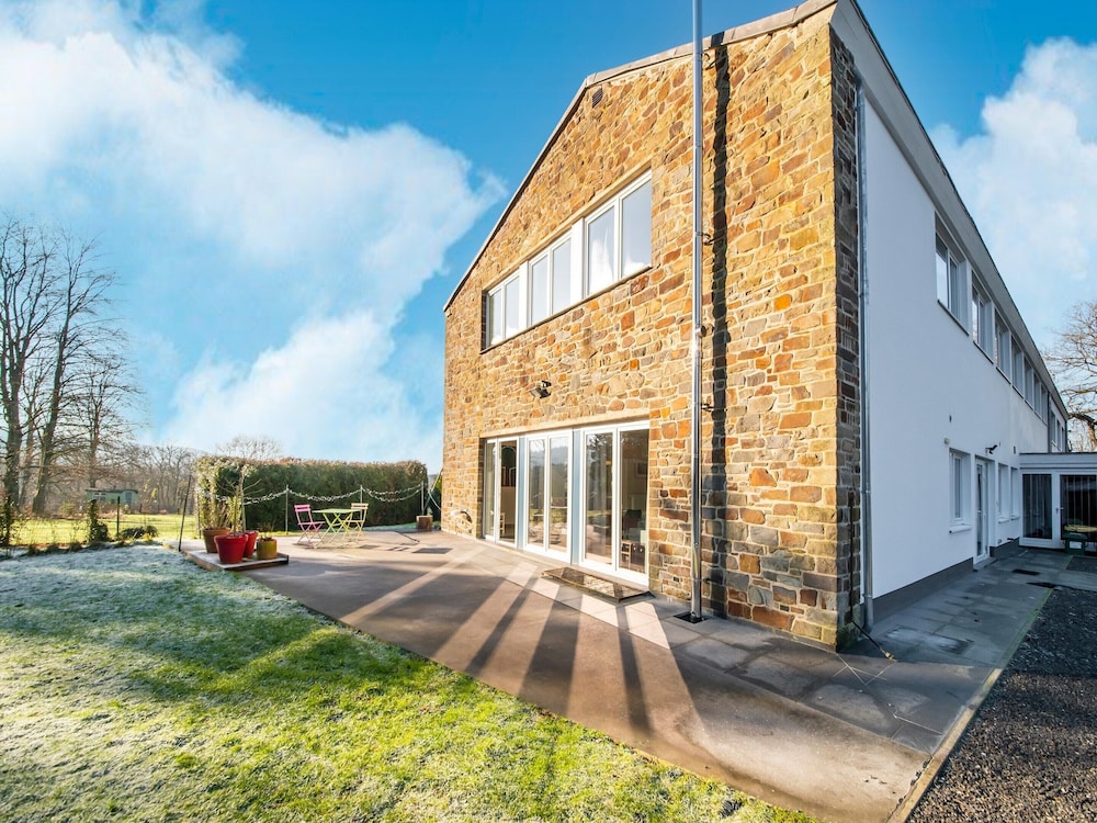 Stylish Retreat with Sauna — 4-Star Luxury Hotel in Saint-Hubert, Belgium