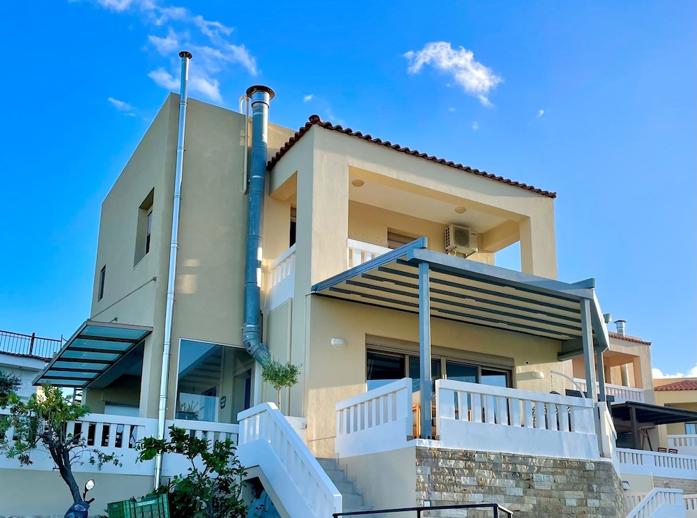 Villa Cook with pool and sea views — 4-Star Luxury Hotel in Chania, Greece