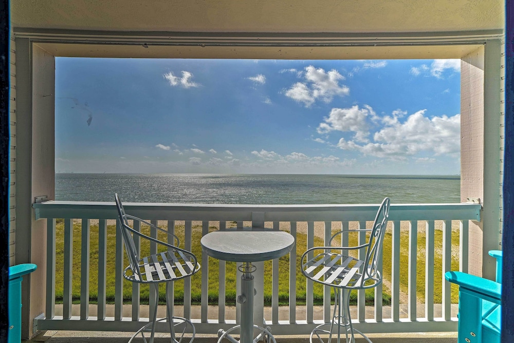Oceanfront Corpus Christi Condo: Resort Perks - photo 35