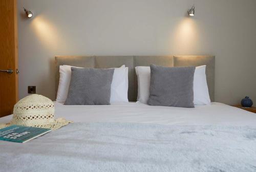 Apartment 18 The Moorings Right on the front Beautifully furnished Light bright and Airy