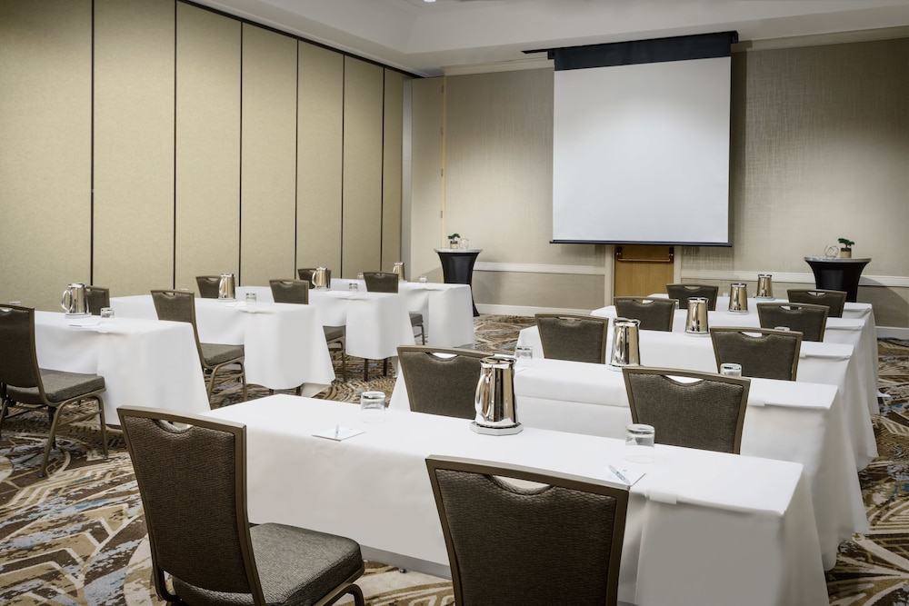 Embassy Suites by Hilton Orlando Lake Buena Vista Resort - photo 40