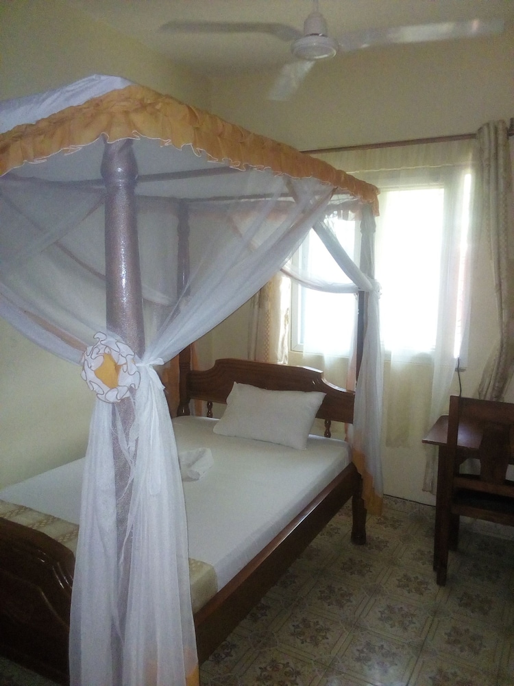 Kinondoni Diamond Hotel in Malindi, Kenya