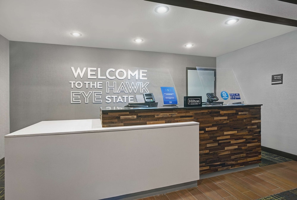 Hampton Inn Keokuk - photo 3