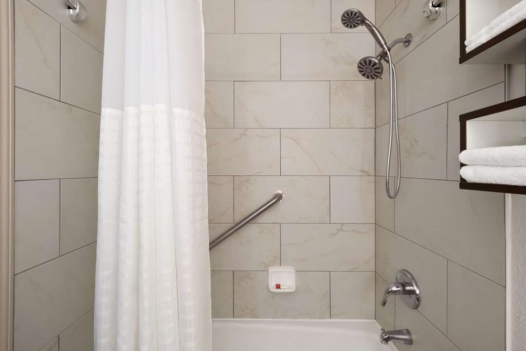 Howard Johnson by Wyndham Appleton - photo 15
