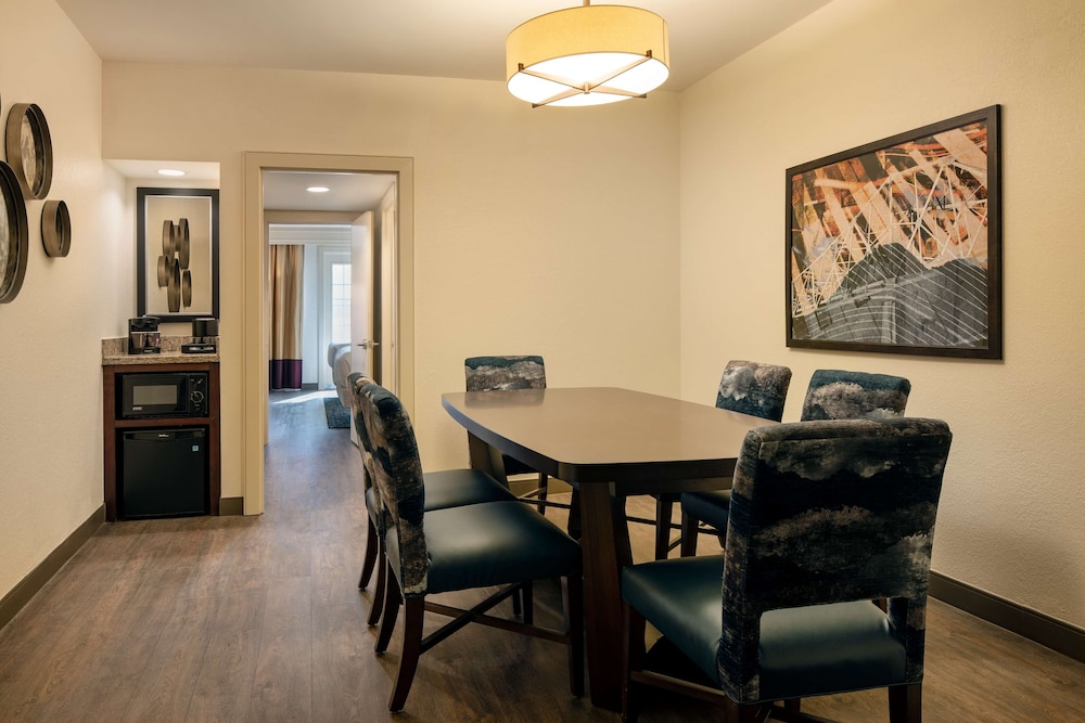 Embassy Suites by Hilton New Orleans - photo 25