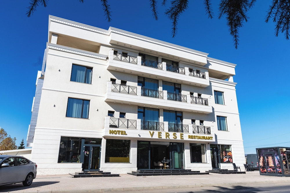 Verse - carbon neutral hotel in Stefanestii De Jos