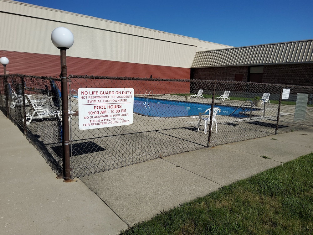 Klopfenstein Inn and Suites - photo 33