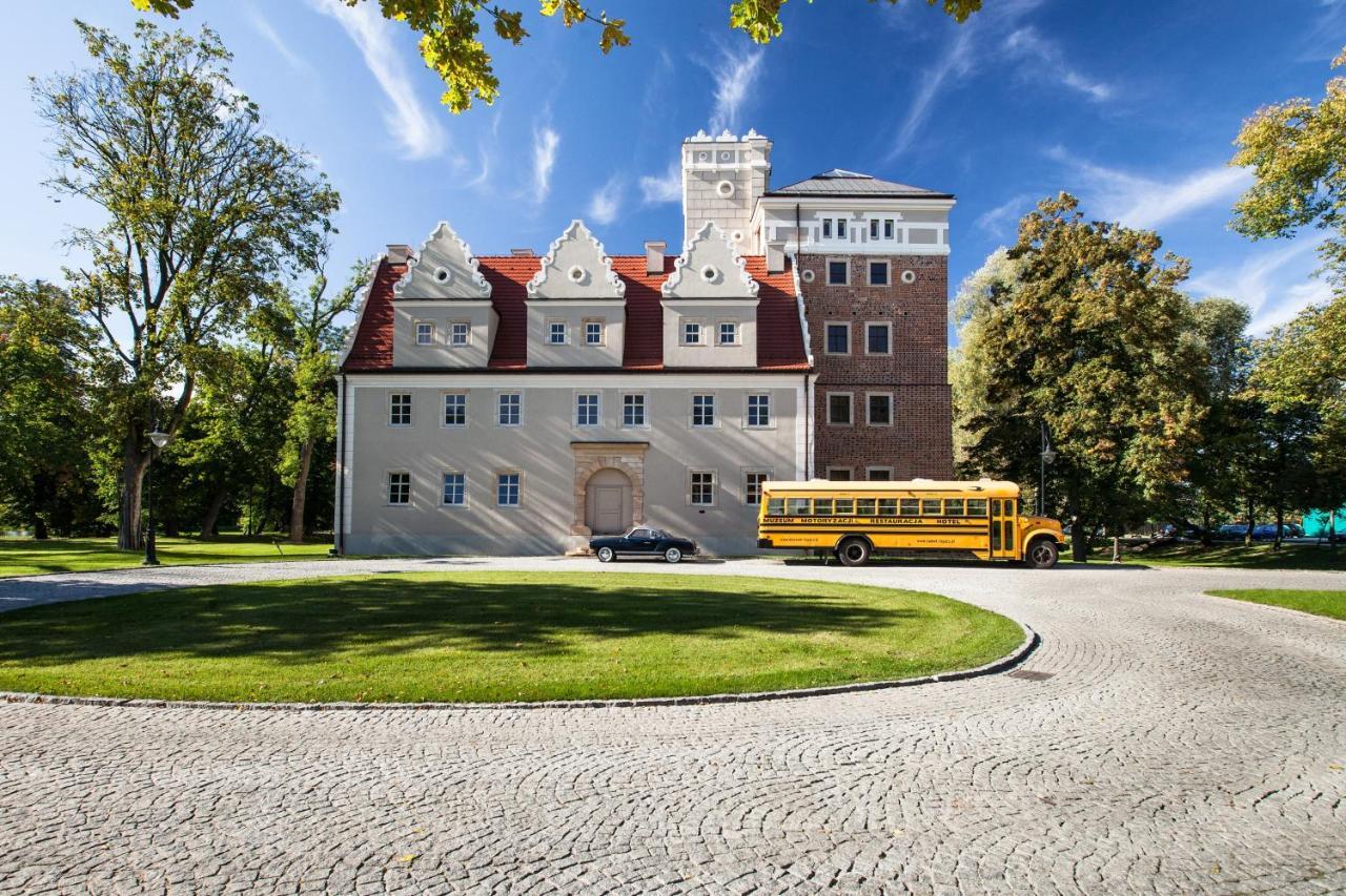 Zamek Topacz — 4-Star Luxury Hotel in Wroclaw, Poland