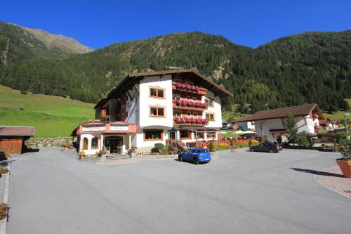 Alpenhof Pitztal in Sankt Leonhard, Austria