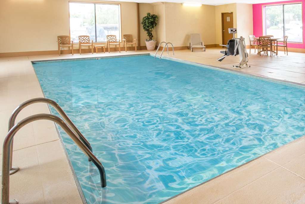 Baymont by Wyndham Waukesha - photo 3