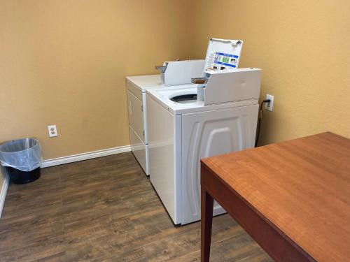 Southern Inn and Suites Yorktown - photo 6