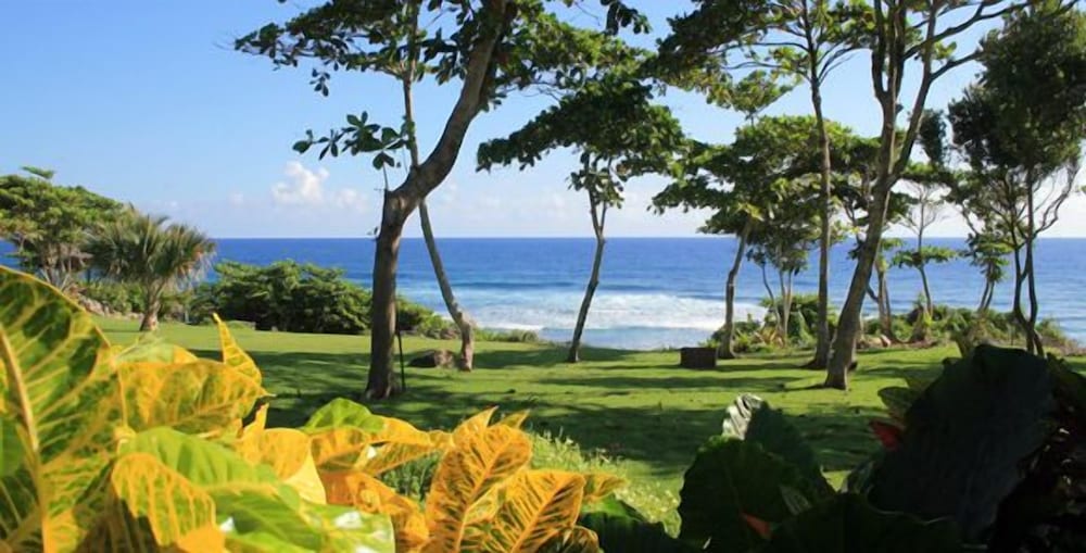 Family Oriented Private Beach & Horse Stables Ocean Pool & Hot Tub in Cabrera, Dominican Republic