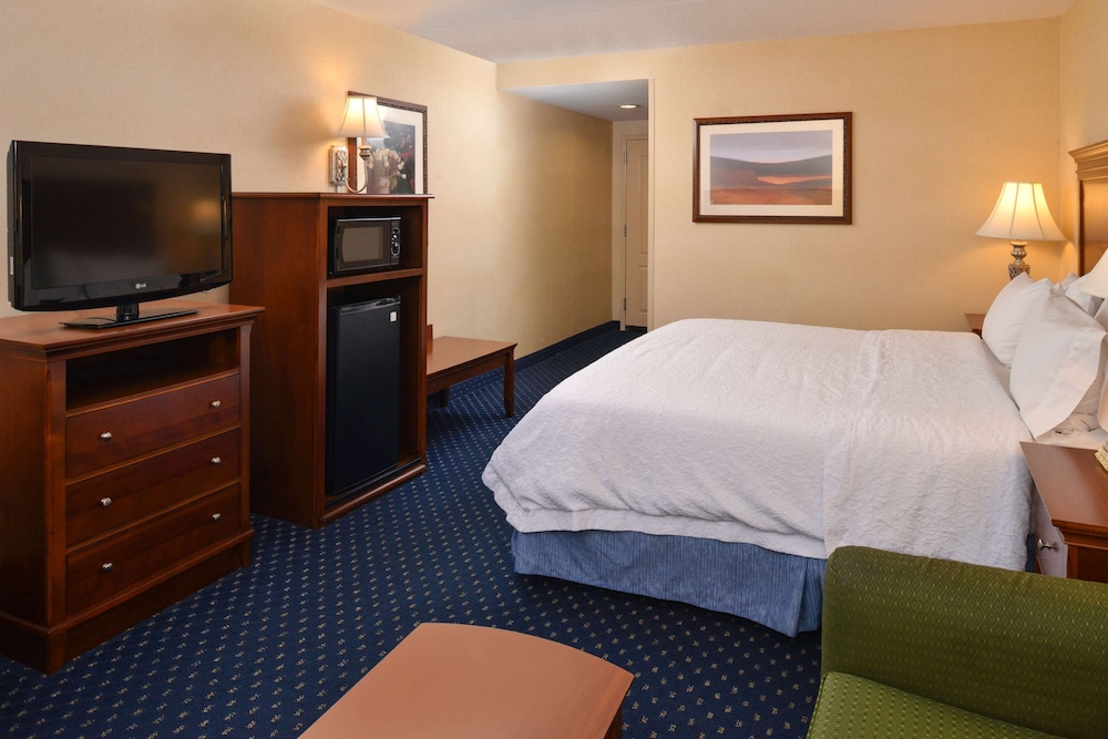 Hampton Inn & Suites Fredericksburg South - photo 25