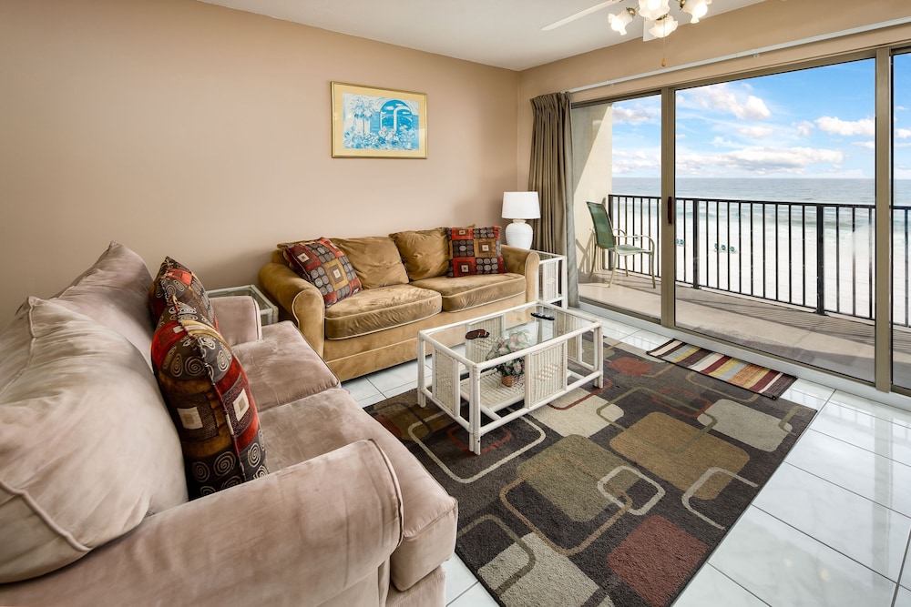 Emerald Towers West 3003 by RedAwning - photo 7