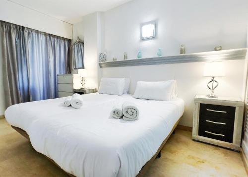 Central Two Bedroom Apartment on the Second Line of the Beach in Marbella. — 4-Star Luxury Hotel in Marbella, Spain