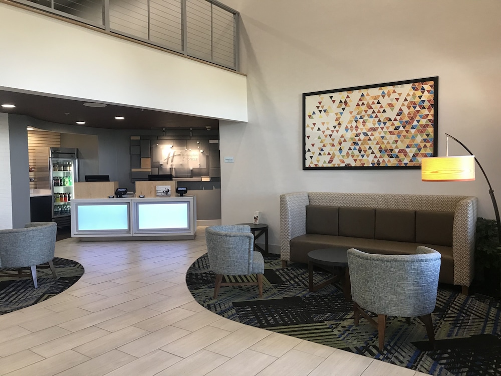 Holiday Inn Express Canton Potsdam - carbon neutral hotel in Canton