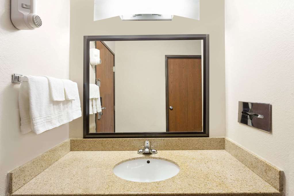 Baymont by Wyndham Beloit - photo 17