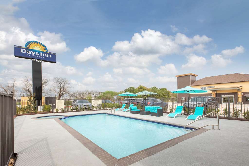Days Inn & Suites by Wyndham La Porte - photo 4