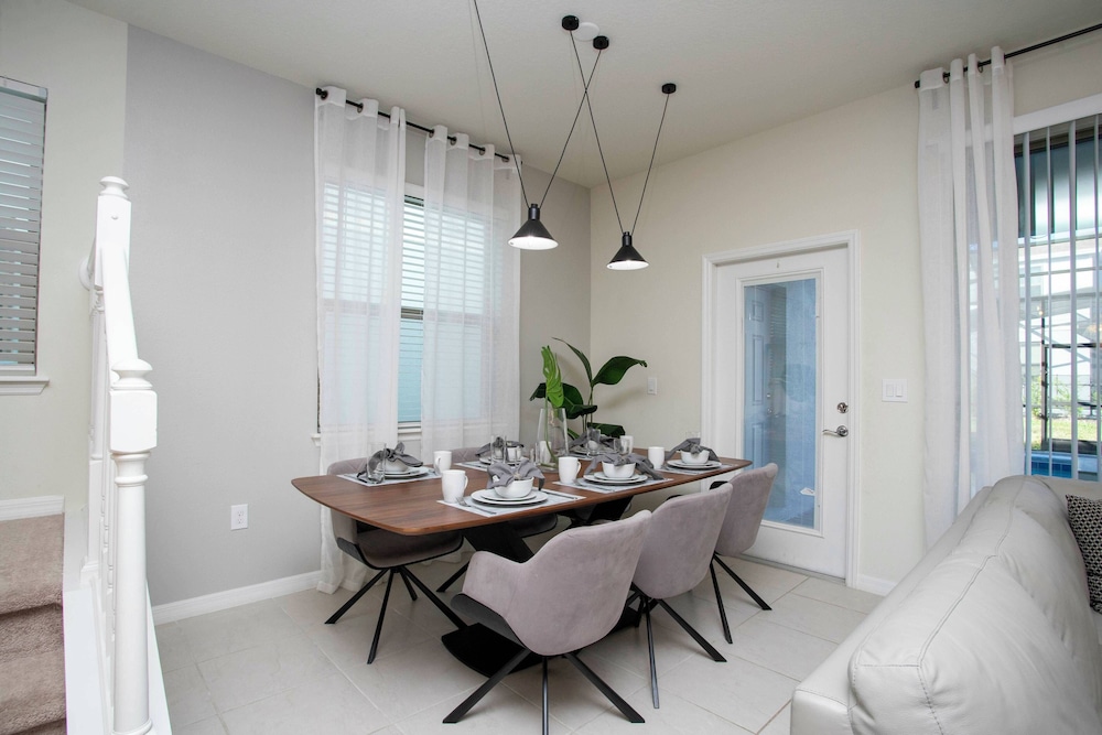 Gorgeous Themed Townhome at Windsor at Westside WW8915 - photo 12