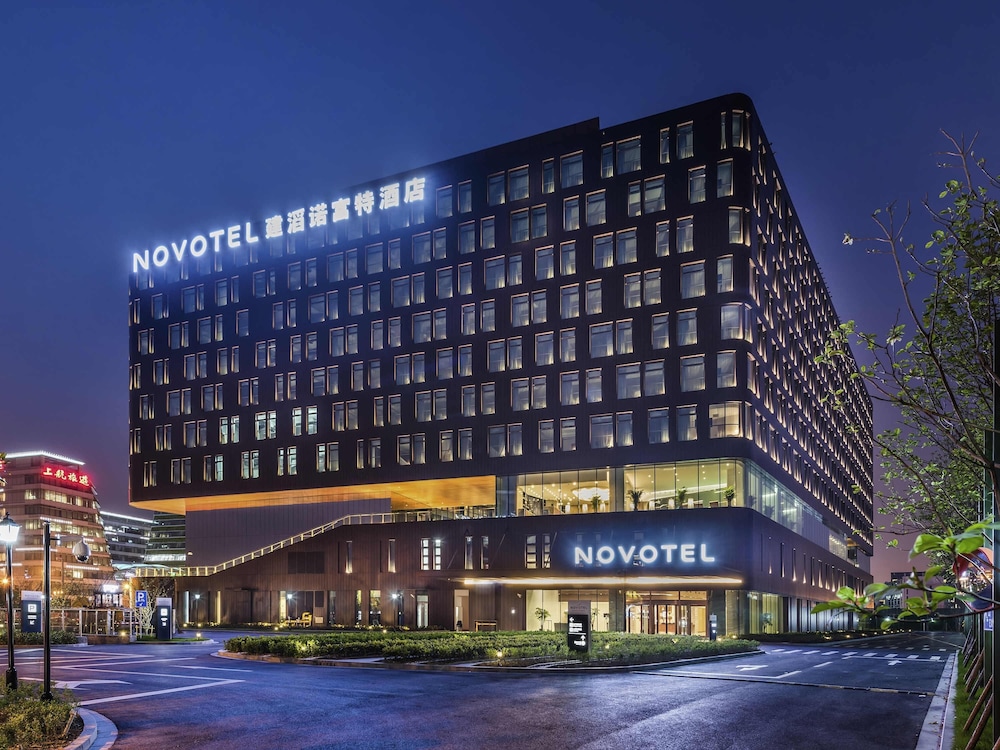 Novotel Shanghai Hongqiao Hotel — 4-Star Luxury Hotel in Shanghai, People's Republic of China
