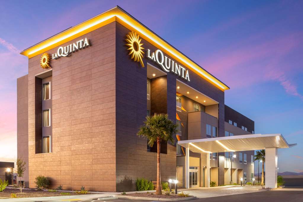 La Quinta Inn & Suites by Wyndham Yuma - photo 3