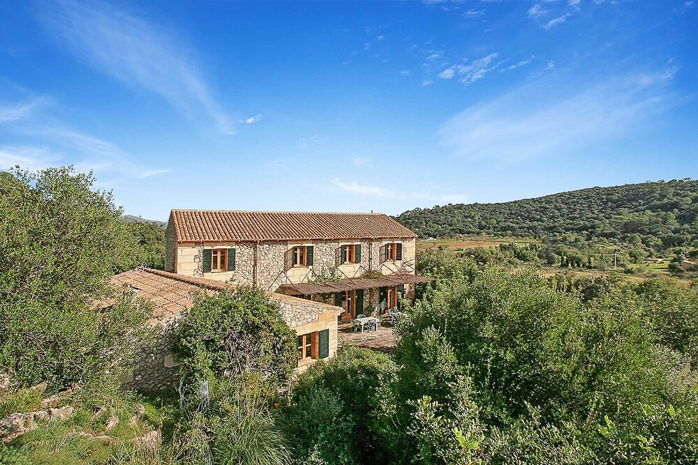 Villa in Pollenca Sleeps 4 includes Swimming pool Air Con and WiFi 2 — 4-Star Luxury Hotel in Pollenca, Spain