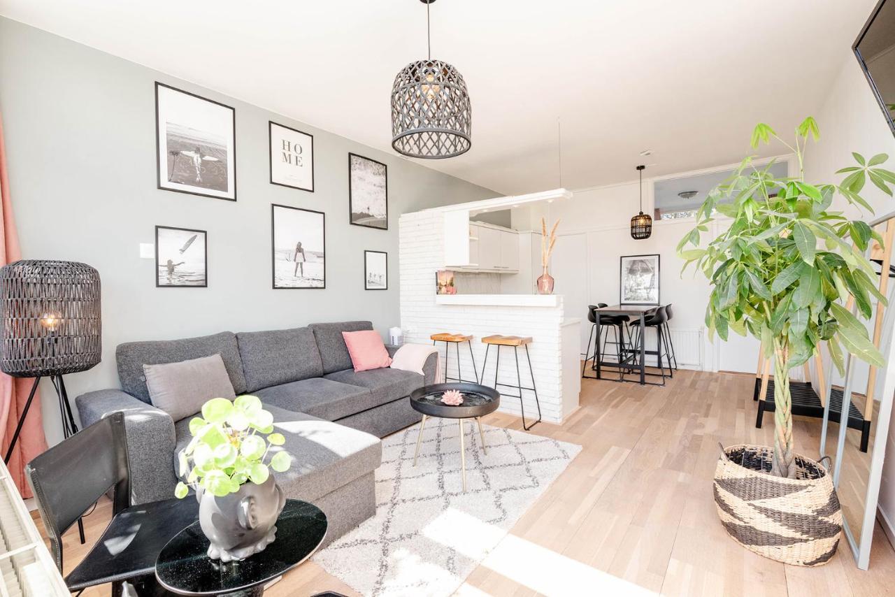 Amsterdam Beach Apartment 1 Private Garden — 4-Star Luxury Hotel in Zandvoort, Netherlands