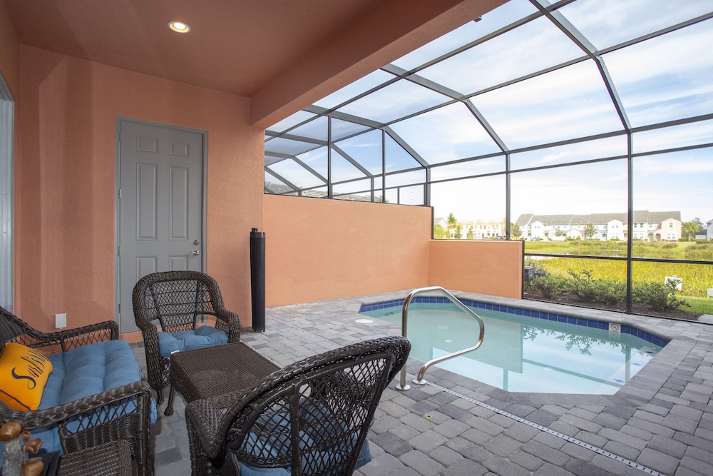 Marvelous 4 Bedroom w Pool @ Festival Resort 197 - featured photo
