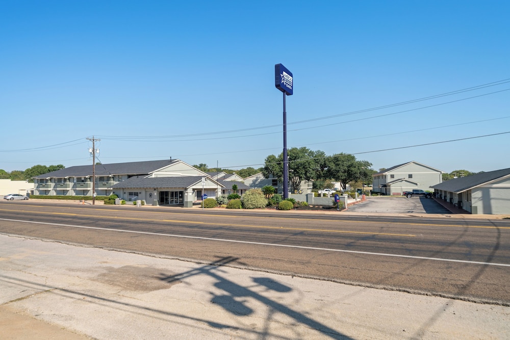Americas Best Value Inn & Suites Brenham - photo 38