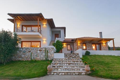 Villa Almira Luxury Apartments — 4-Star Luxury Hotel in Ouranoupolis, Greece