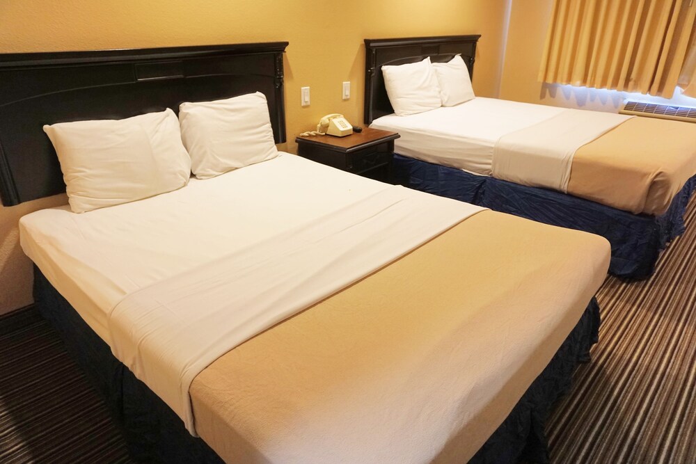Hollywood Inn Express South - photo 24