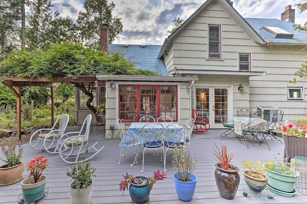 Charming Historic Retreat Near Poverty Bay — hotel in Federal Way