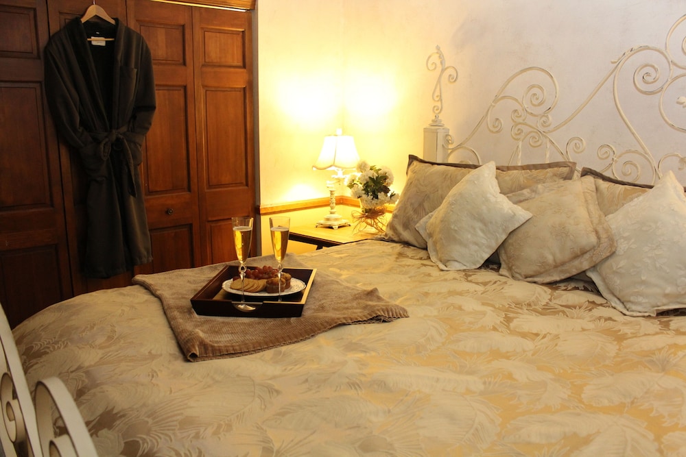 Adobe Village Inn - photo 9