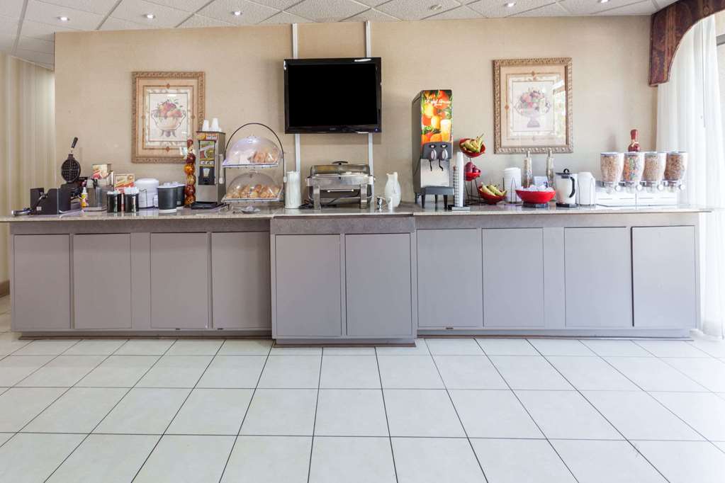 Ramada by Wyndham Lebanon - photo 13