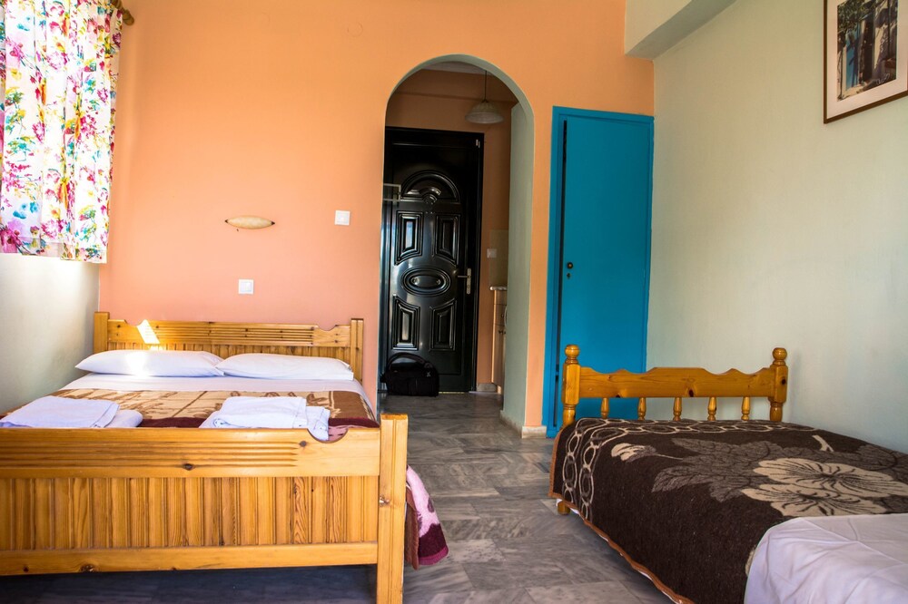 Nikos Studios - carbon neutral hotel in Zakynthos