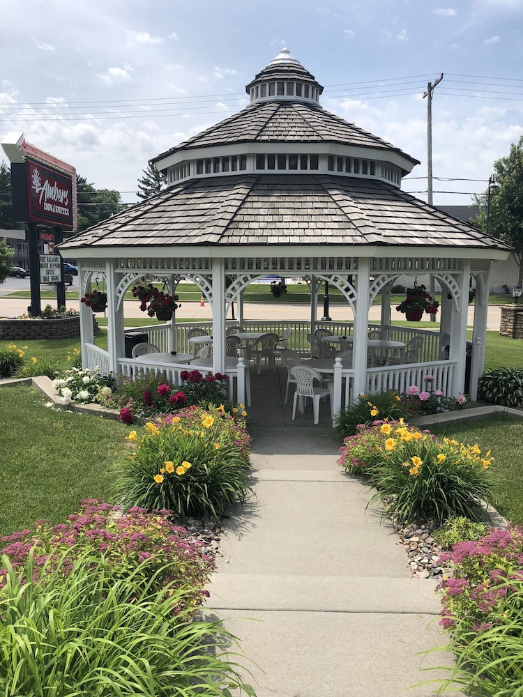 Amber's Inn & Suites - photo 53