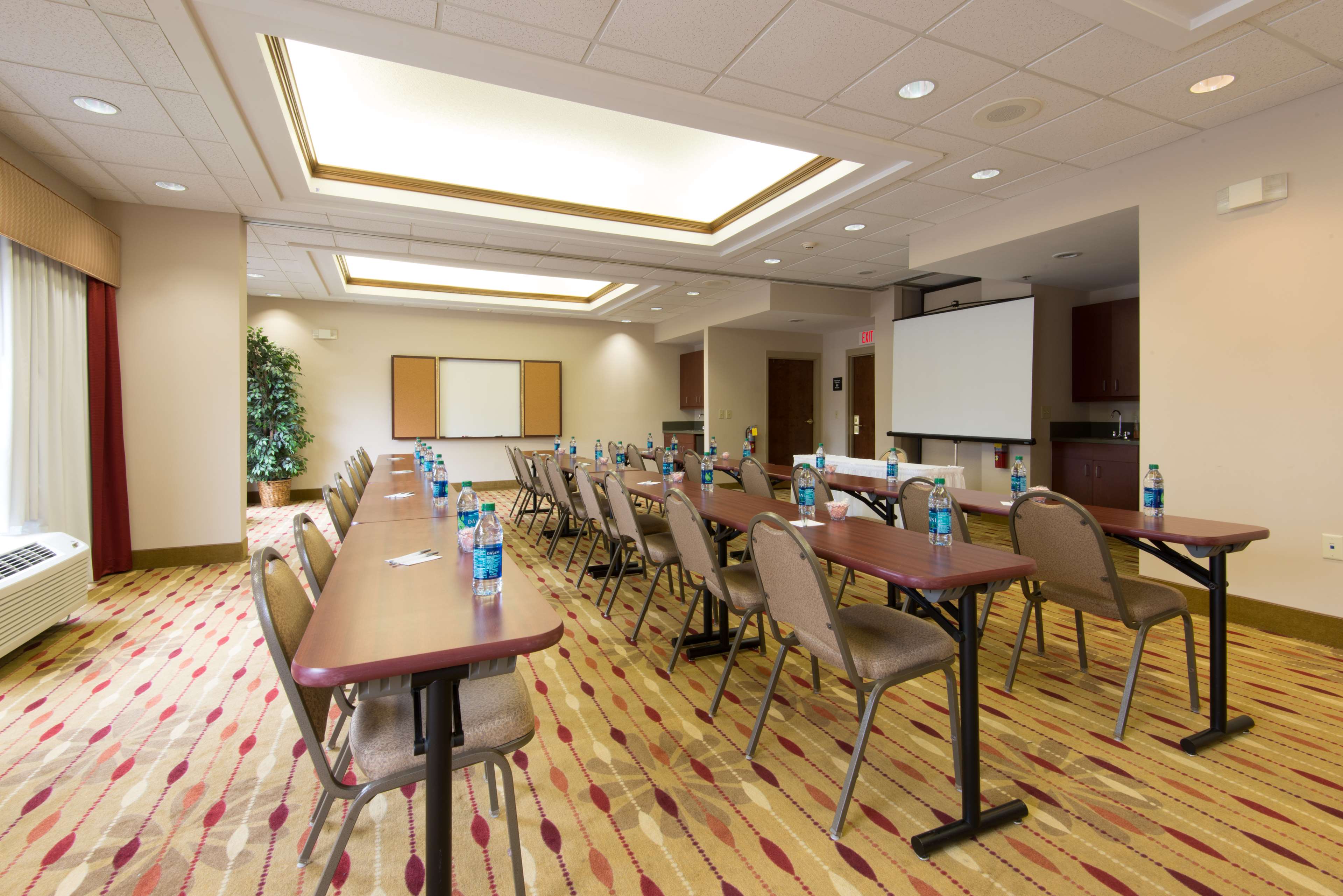 Hampton Inn Wilkesboro - photo 17