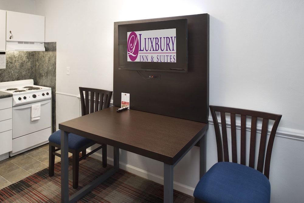Luxbury Inn & Suites - photo 13