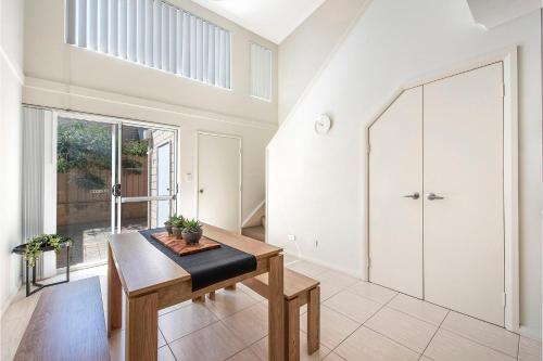 Mandurah Loft Escape — 4-Star Luxury Hotel in Mandurah, Australia