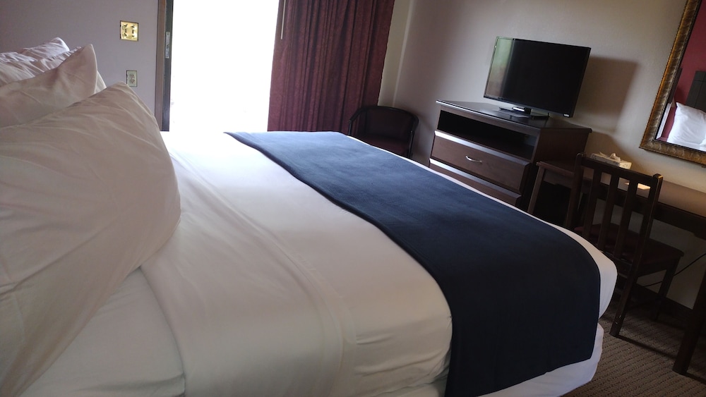 The Lodge at Chalk Hill - photo 6