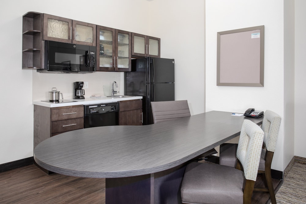 Candlewood Suites Cheyenne by IHG - photo 11