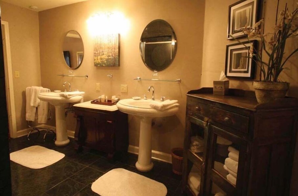 The Martha Washington Inn & Spa - photo 36