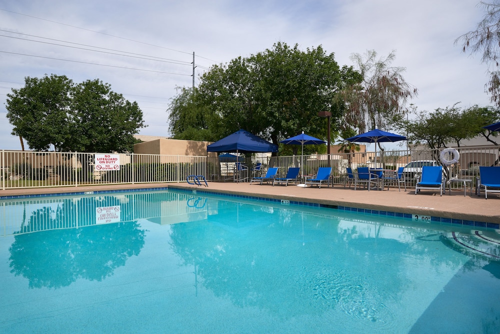 Holiday Inn Express Scottsdale North by IHG - photo 19