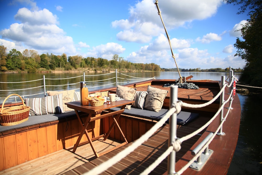 Gite Des Bateliers — 4-Star Luxury Hotel in Langeais, France