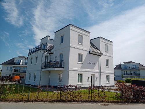 Villa Insel — 4-Star Luxury Hotel in Boergerende-Rethwisch, Germany