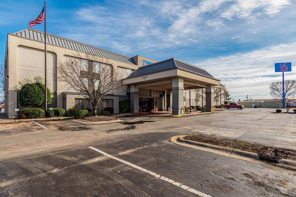 Motel 6 Conway AR - featured photo