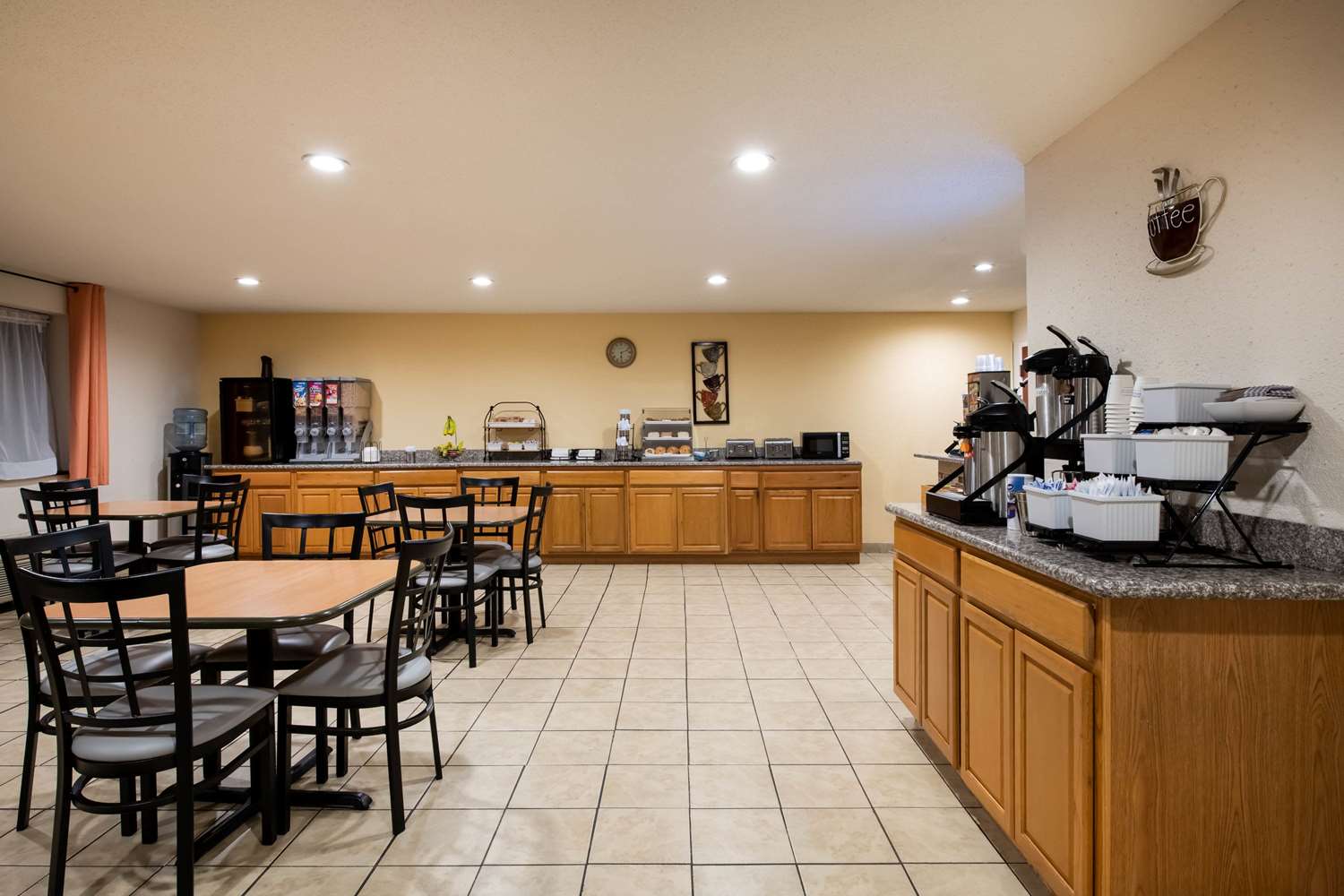 APM Inn and Suites - photo 14